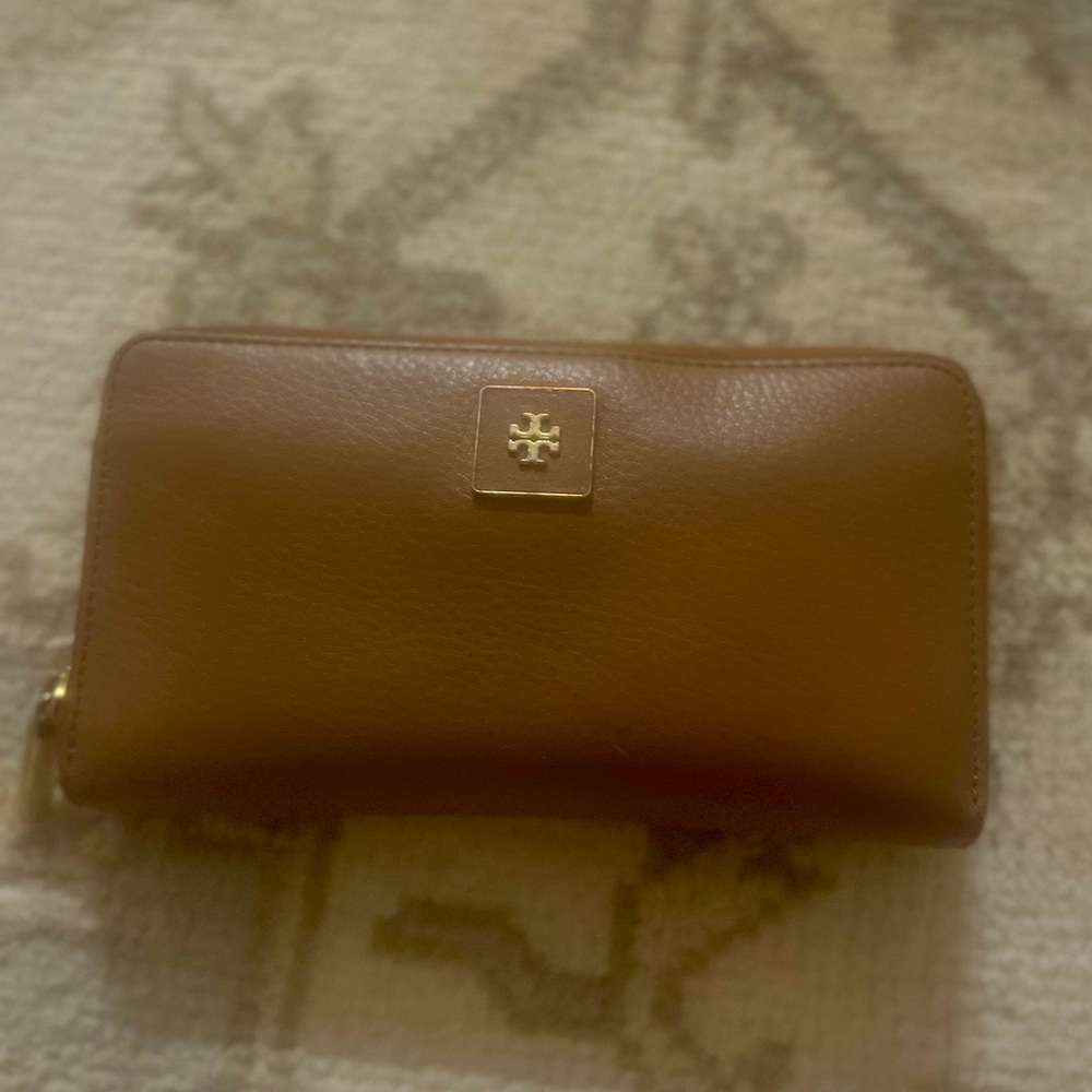 Tory Burch zip brown leather wallet